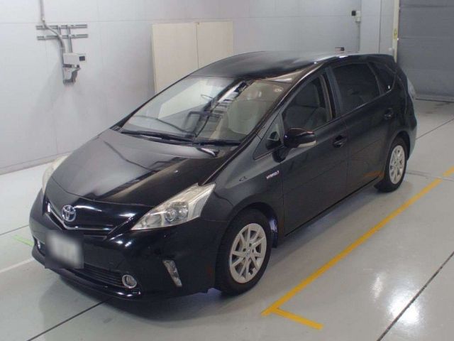 30579 Toyota Prius alpha ZVW41W 2012 г. (CAA Chubu)